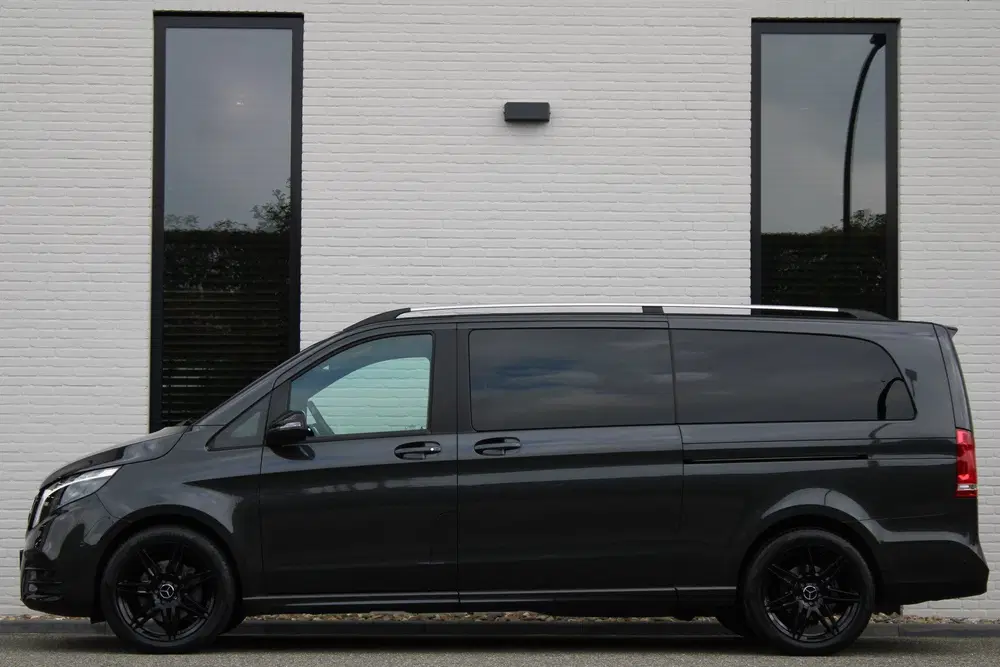 Mercedes-Benz V-Klasse 300d uit 2023, foto 6