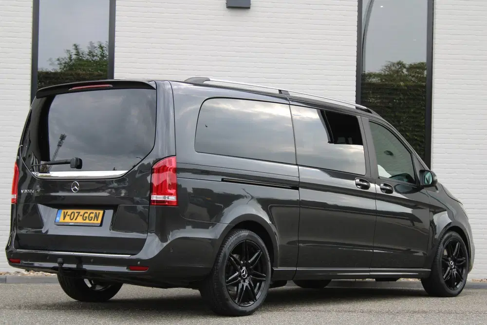Mercedes-Benz V-Klasse 300d uit 2023, foto 9