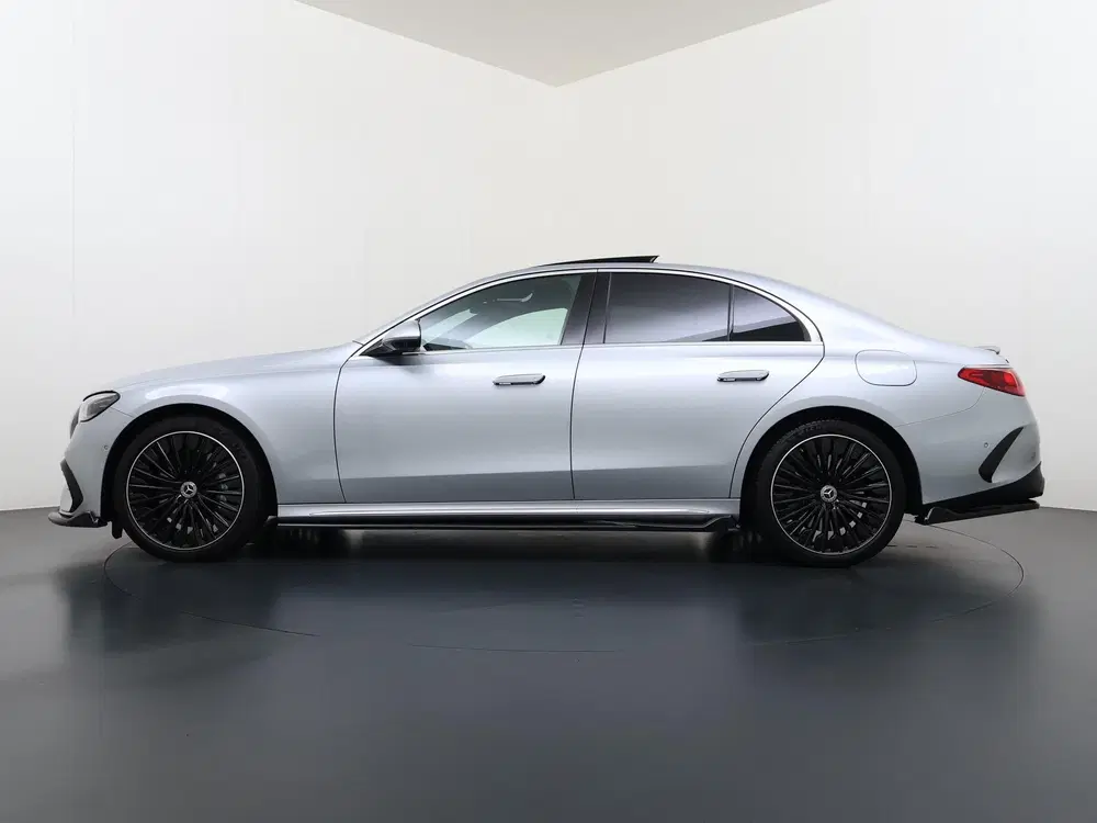 Mercedes-Benz E-Klasse 400 e 4MATIC AMG Line Wegklapbare tre uit 2024, foto 3