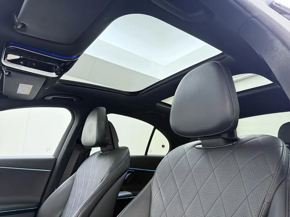 Mercedes-Benz E-Klasse 400 e 4MATIC AMG Line Wegklapbare tre uit 2024, foto 4
