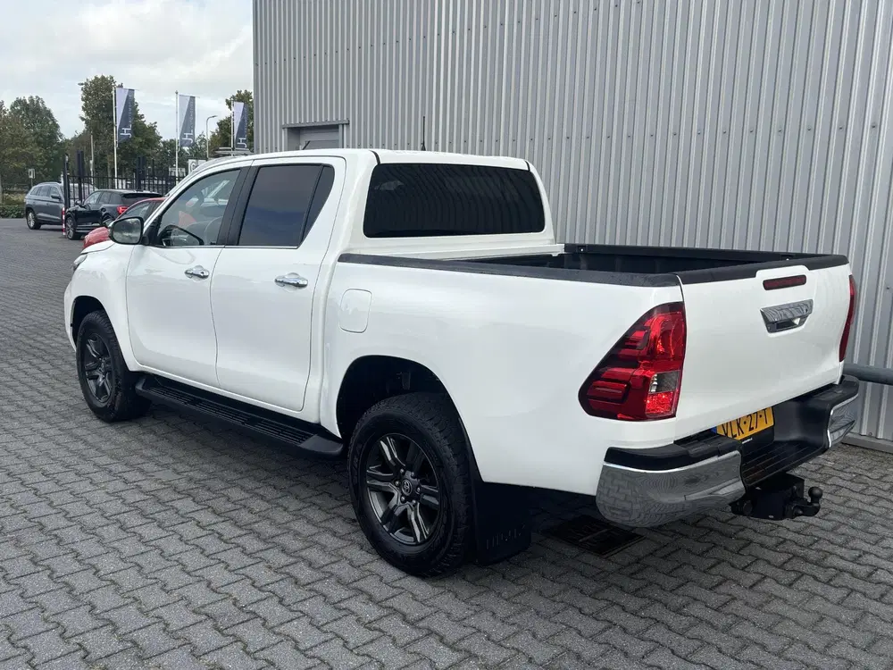 Toyota Hilux 2.4 D-4D*4X4*ACC*HAAK*CAM*ECC*TEL*3500KG*I uit 2021, foto 2