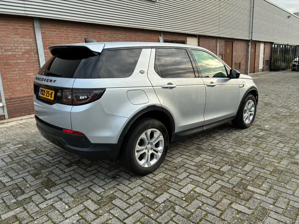 Land Rover Discovery Sport 2.0 D 165PK R-Dynamic aut 4x4 uit 2021, foto 4
