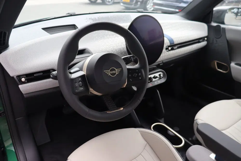 Mini Hatchback Cooper SE uit 2026, foto 11