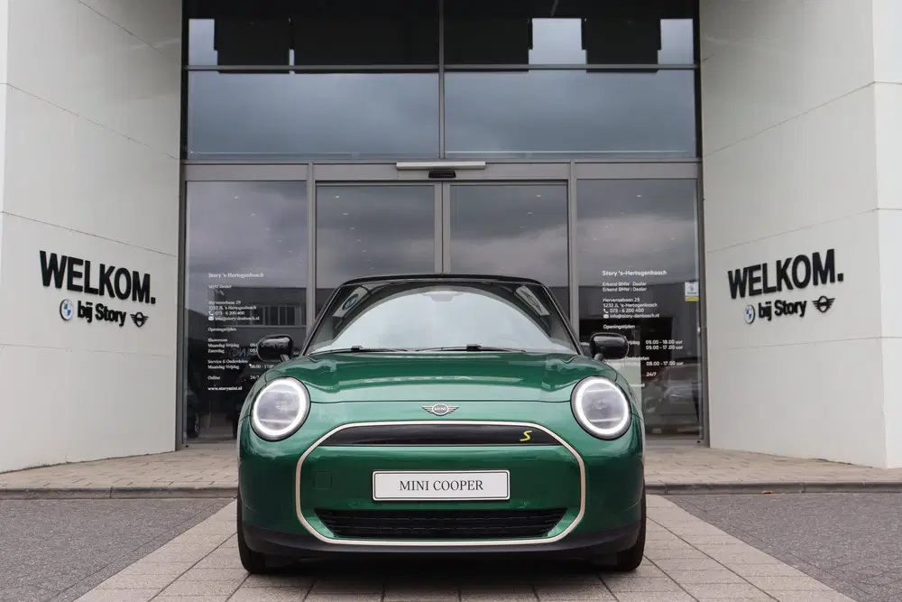 Mini Hatchback Cooper SE uit 2026, foto 2