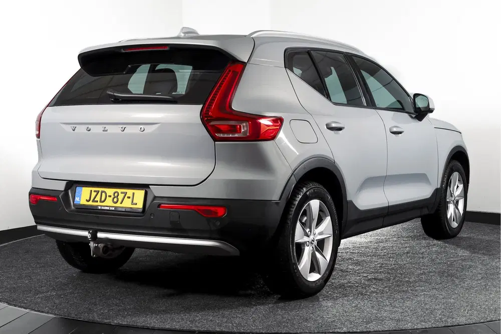 Volvo XC40 2.0 B3 165 PK Core uit 2023, foto 2