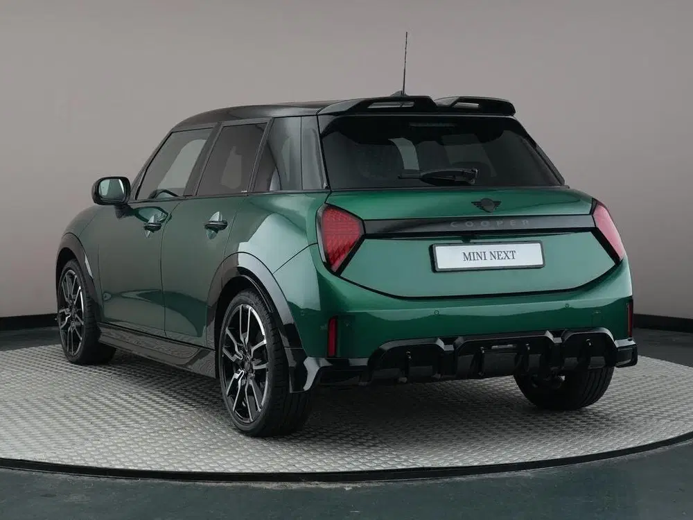 Mini Hatchback Cooper C Automaat uit 2025, foto 2