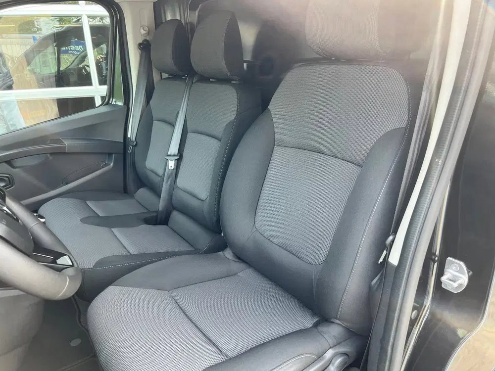 Renault Trafic 2.0 dCi 110 T29 L1H1 Comfort uit 2023, foto 10