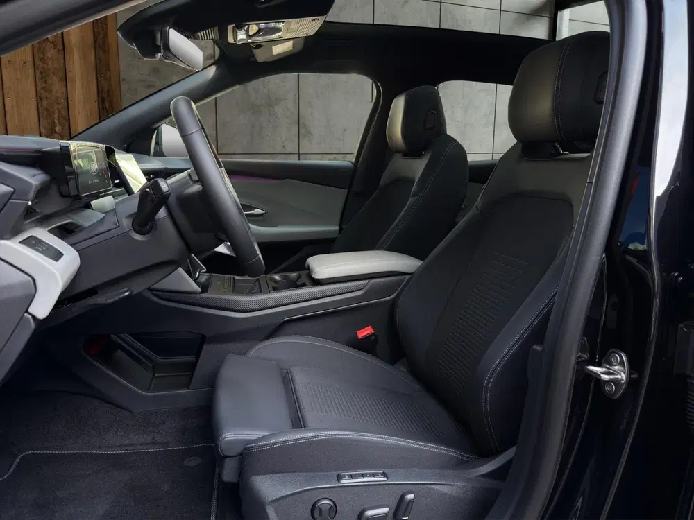 Ford Capri Premium Extended Range RWD 79 kWh uit 2026, foto 5