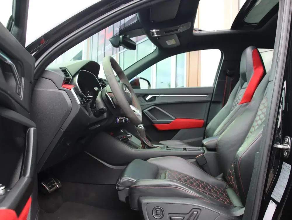 Audi RS Q3 2.5 TFSI 400PK uit 2021, foto 4