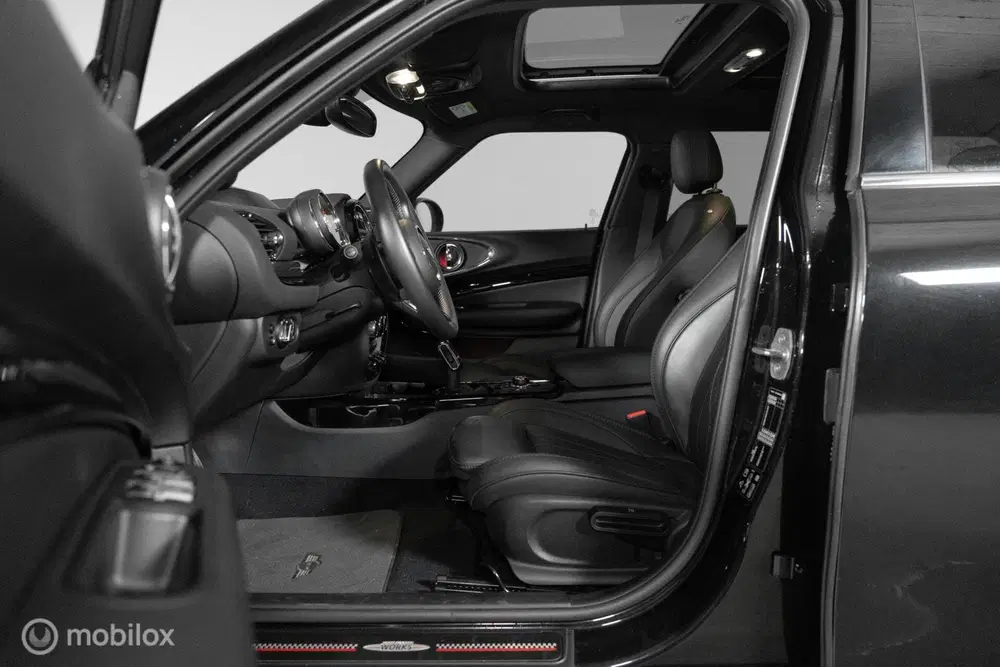 Mini Clubman 2.0 JCW ALL4 Chili PANO uit 2020, foto 10
