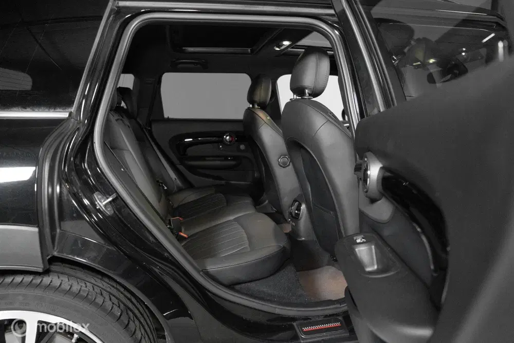 Mini Clubman 2.0 JCW ALL4 Chili PANO uit 2020, foto 12