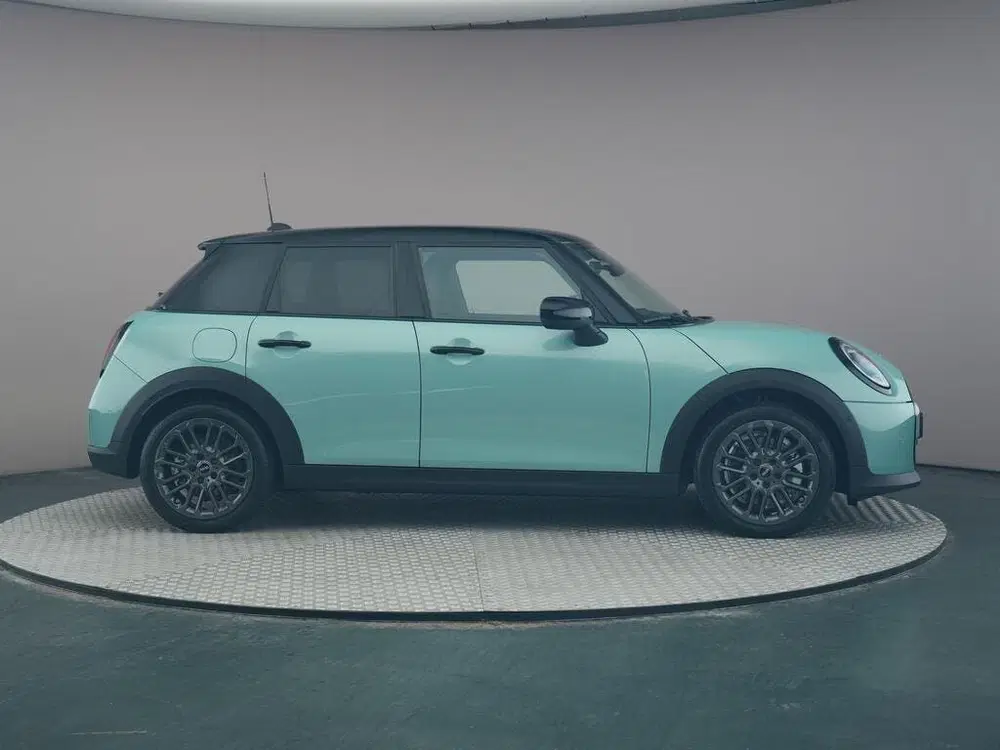 Mini Hatchback Cooper C Automaat uit 2025, foto 11