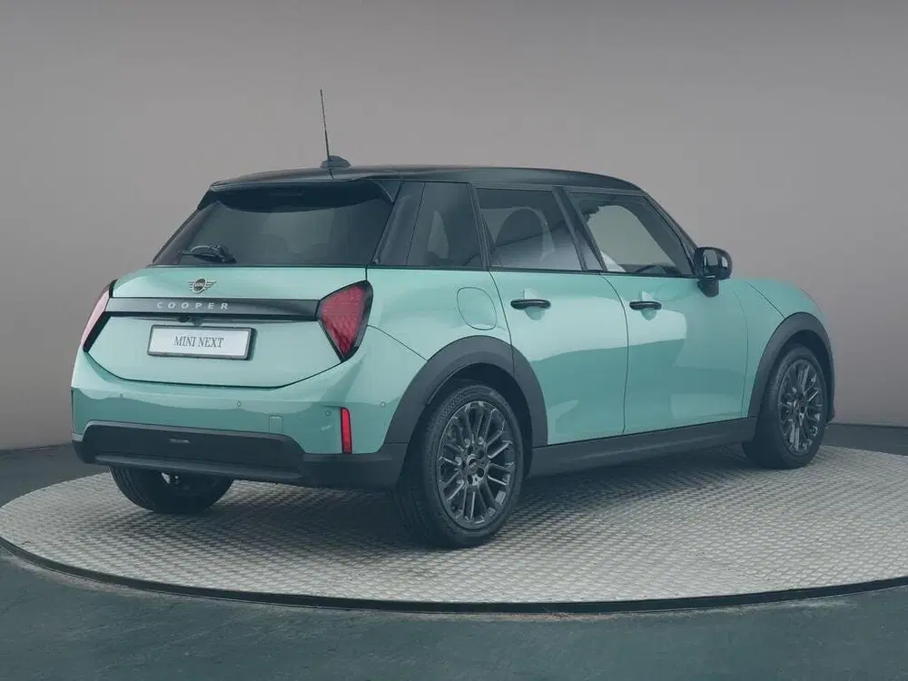 Mini Hatchback Cooper C Automaat uit 2025, foto 2