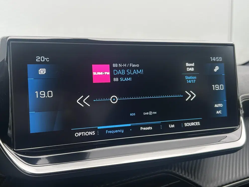 Peugeot 208 1.2 PureTech GT uit 2021, foto 13