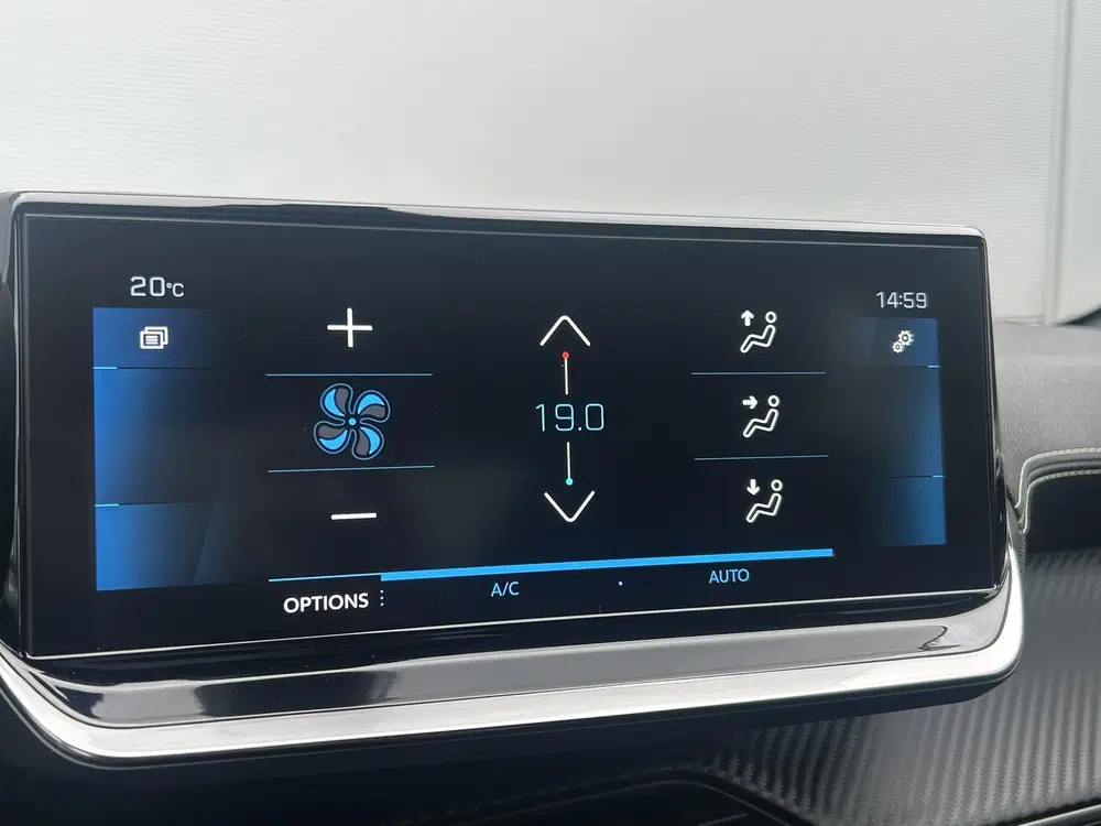 Peugeot 208 1.2 PureTech GT uit 2021, foto 14
