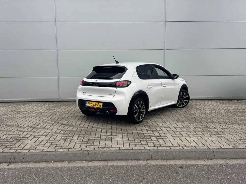 Peugeot 208 1.2 PureTech GT uit 2021, foto 6