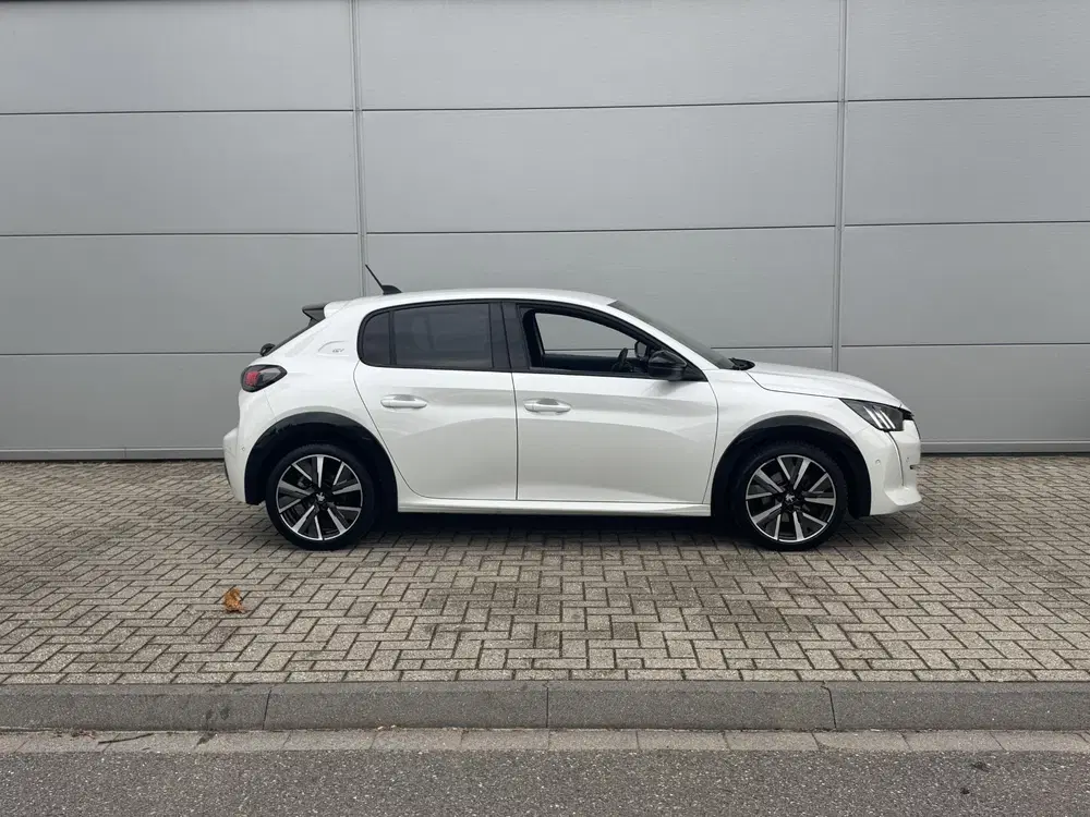 Peugeot 208 1.2 PureTech GT uit 2021, foto 7