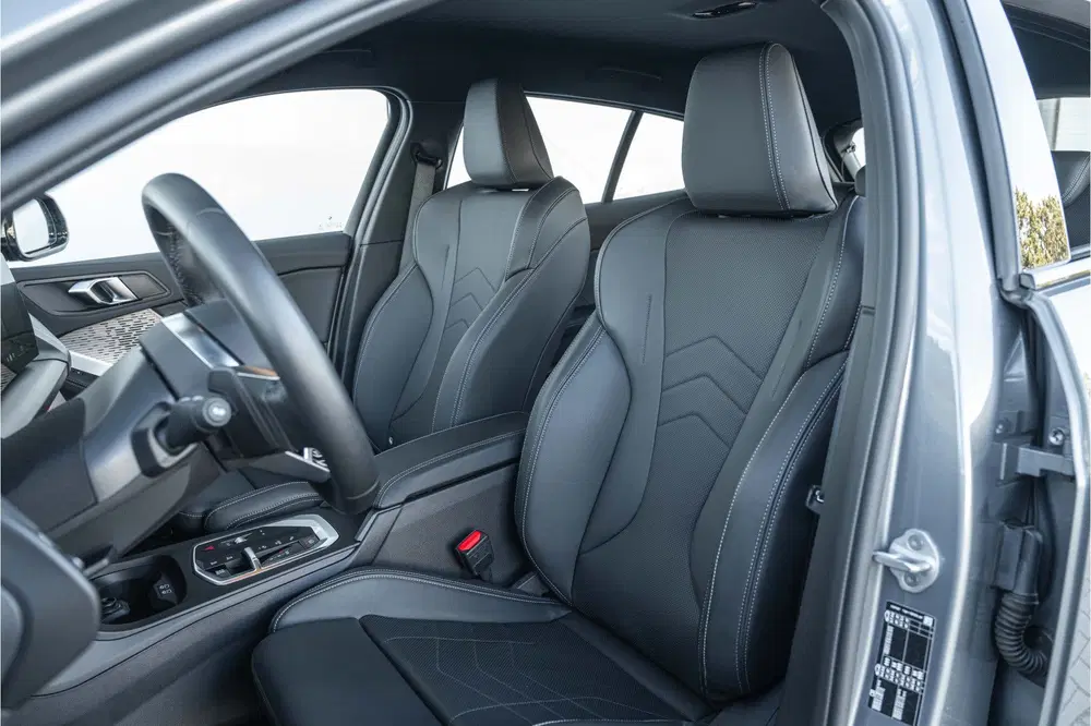 BMW 1-serie 120 M Sport Automaat uit 2025, foto 4