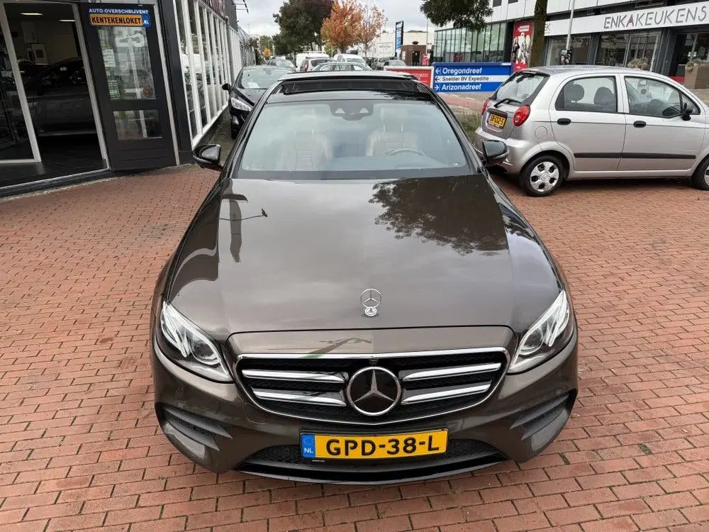 Mercedes-Benz E-Klasse 200 Premium Plus uit 2019, foto 4