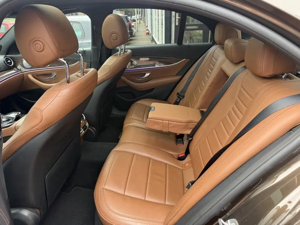 Mercedes-Benz E-Klasse 200 Premium Plus uit 2019, foto 5