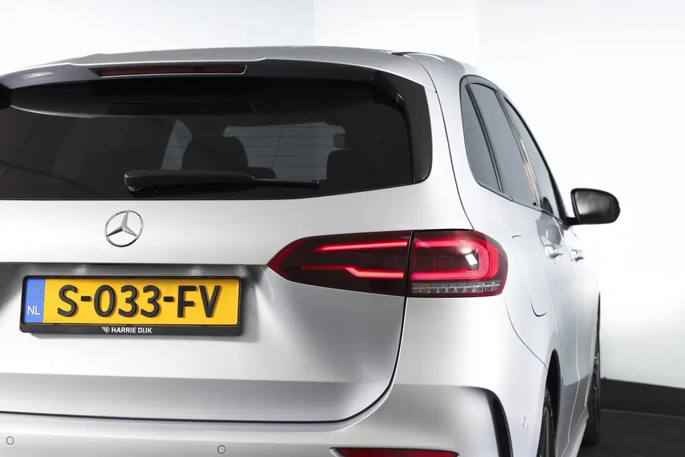 Mercedes-Benz B-Klasse 250 e AMG Line Hybride uit 2023, foto 12