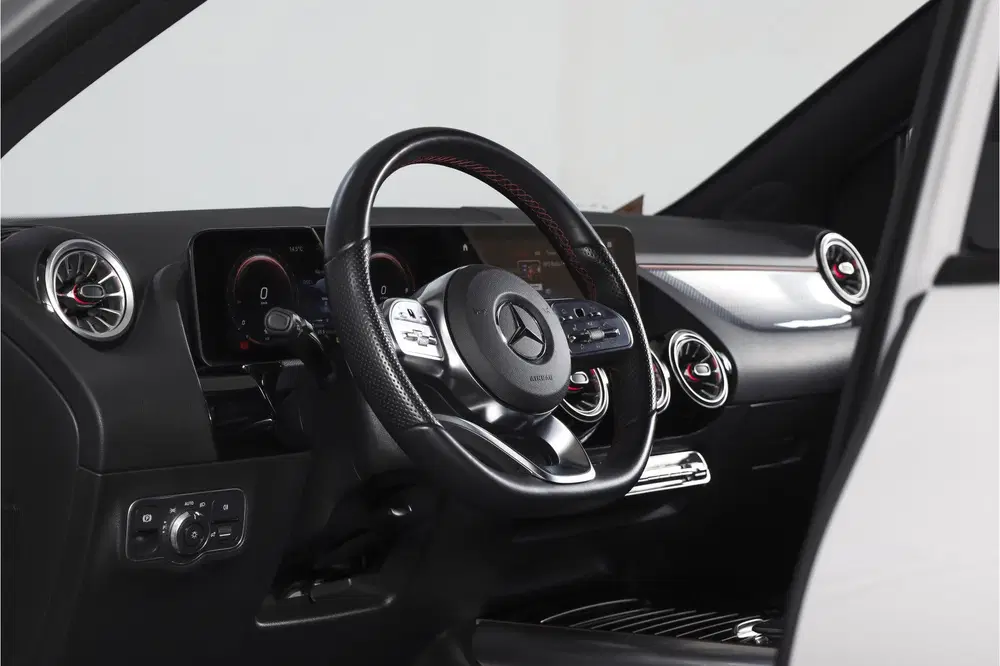 Mercedes-Benz B-Klasse 250 e AMG Line Hybride uit 2023, foto 13