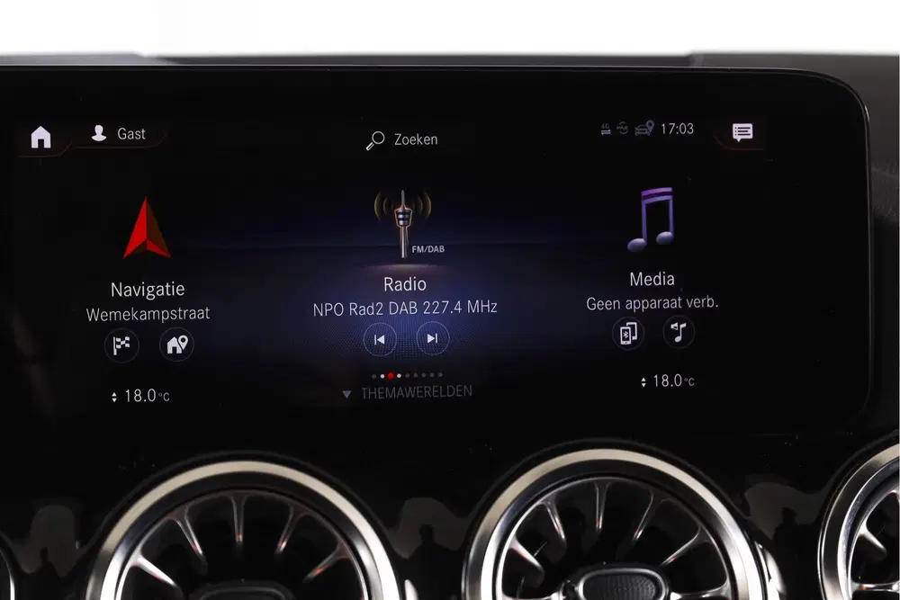 Mercedes-Benz B-Klasse 250 e AMG Line Hybride uit 2023, foto 14