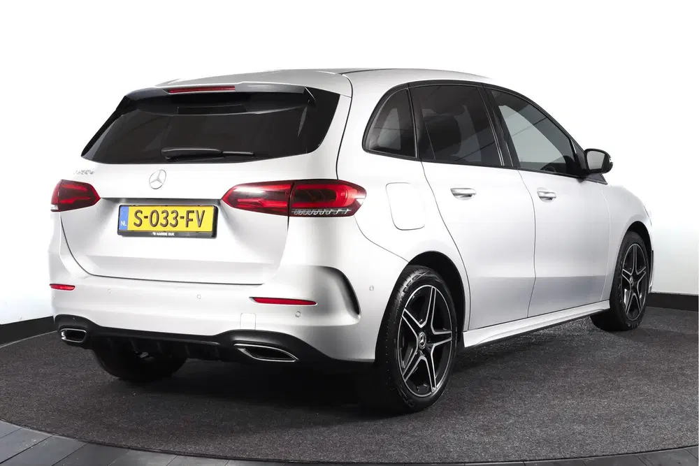 Mercedes-Benz B-Klasse 250 e AMG Line Hybride uit 2023, foto 2