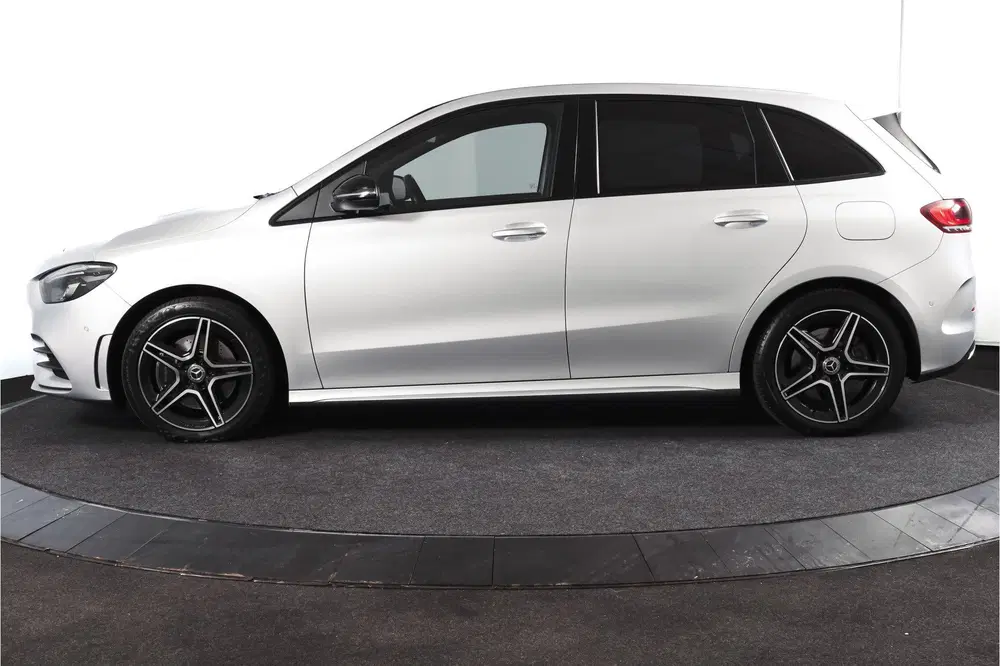 Mercedes-Benz B-Klasse 250 e AMG Line Hybride uit 2023, foto 5
