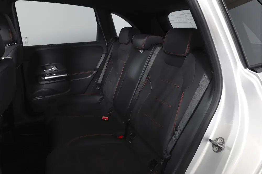 Mercedes-Benz B-Klasse 250 e AMG Line Hybride uit 2023, foto 7