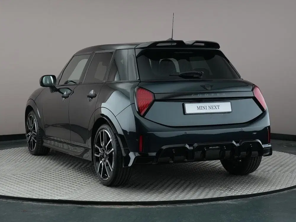 Mini Hatchback Cooper C Automaat uit 2025, foto 2