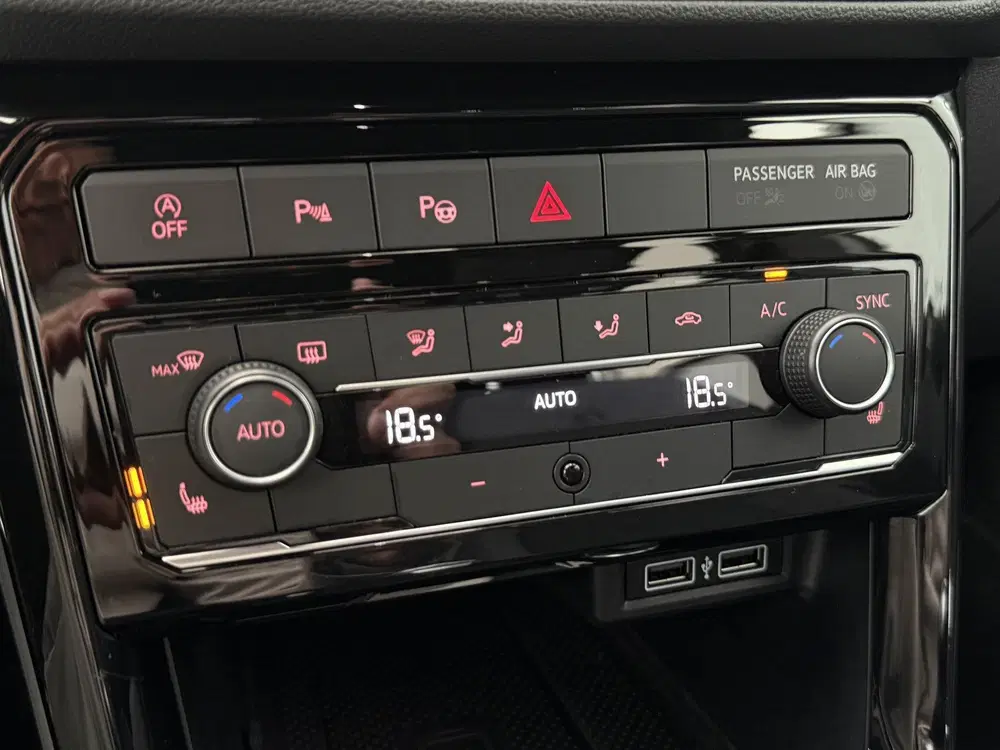 Volkswagen T-Cross 1.0 TSI Style Business R Automaat R-Line uit 2020, foto 15