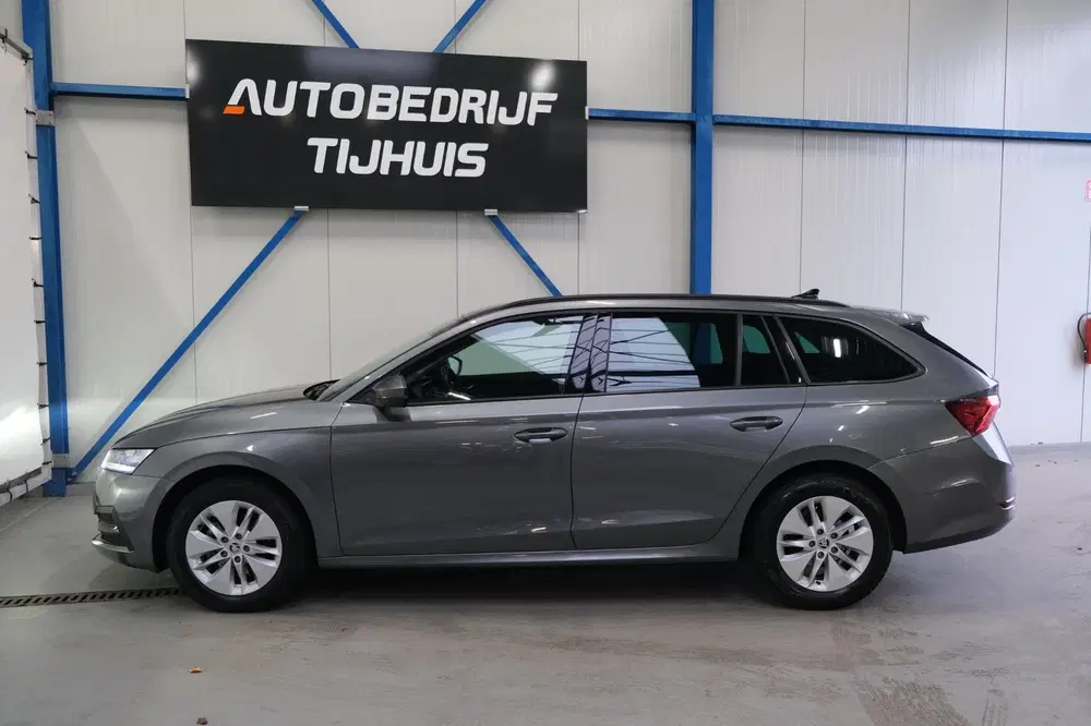Skoda Octavia 1.0 e-TSI Ambition Automaat uit 2023, foto 5