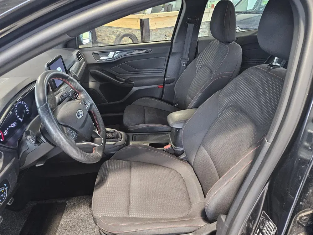 Ford Focus 1.0 EcoBoost ST Line Business uit 2020, foto 10