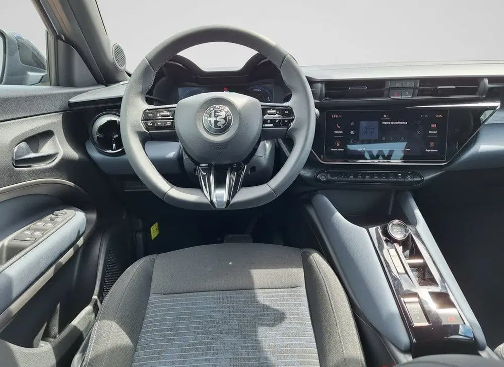 Alfa Romeo Junior Elettrica 54 kWh uit 2025, foto 5