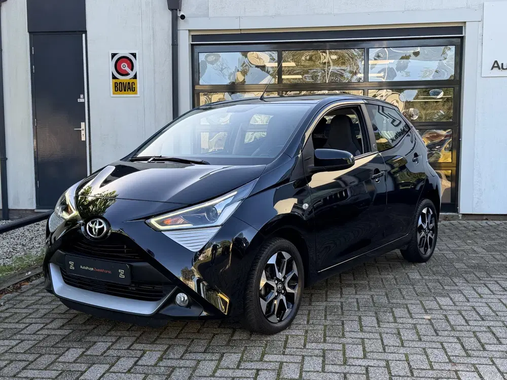 Toyota Aygo 1.0 VVT-i x-play Automaat uit 2020