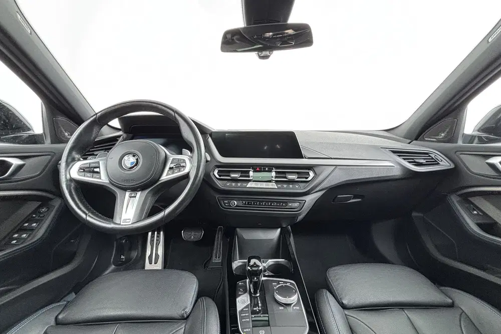 BMW 1-serie 120i Executive Sportief karakter in een co uit 2022, foto 12