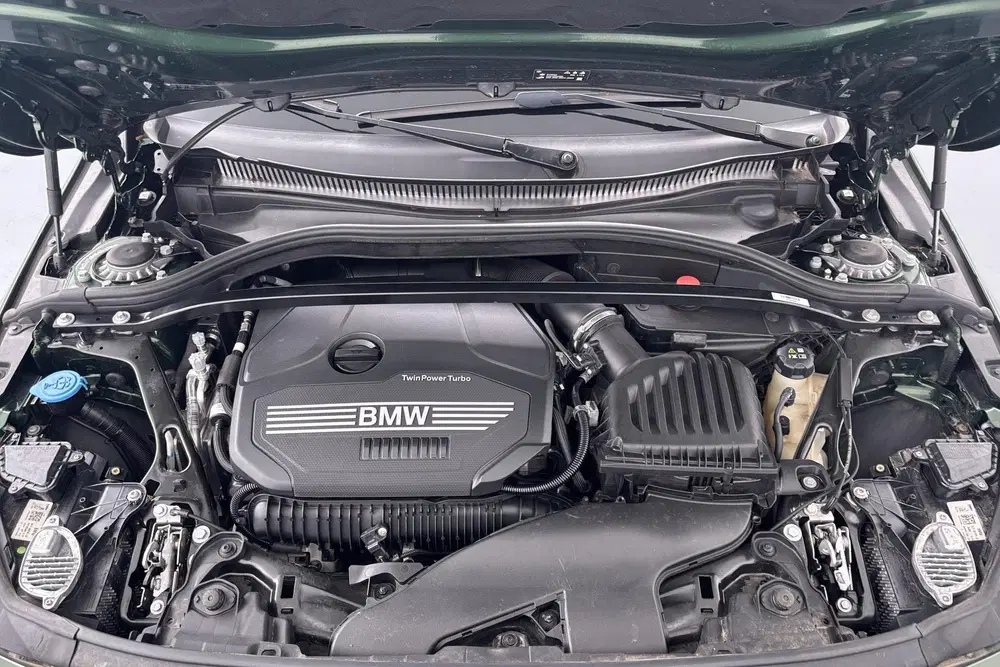 BMW 1-serie 120i Executive Sportief karakter in een co uit 2022, foto 13