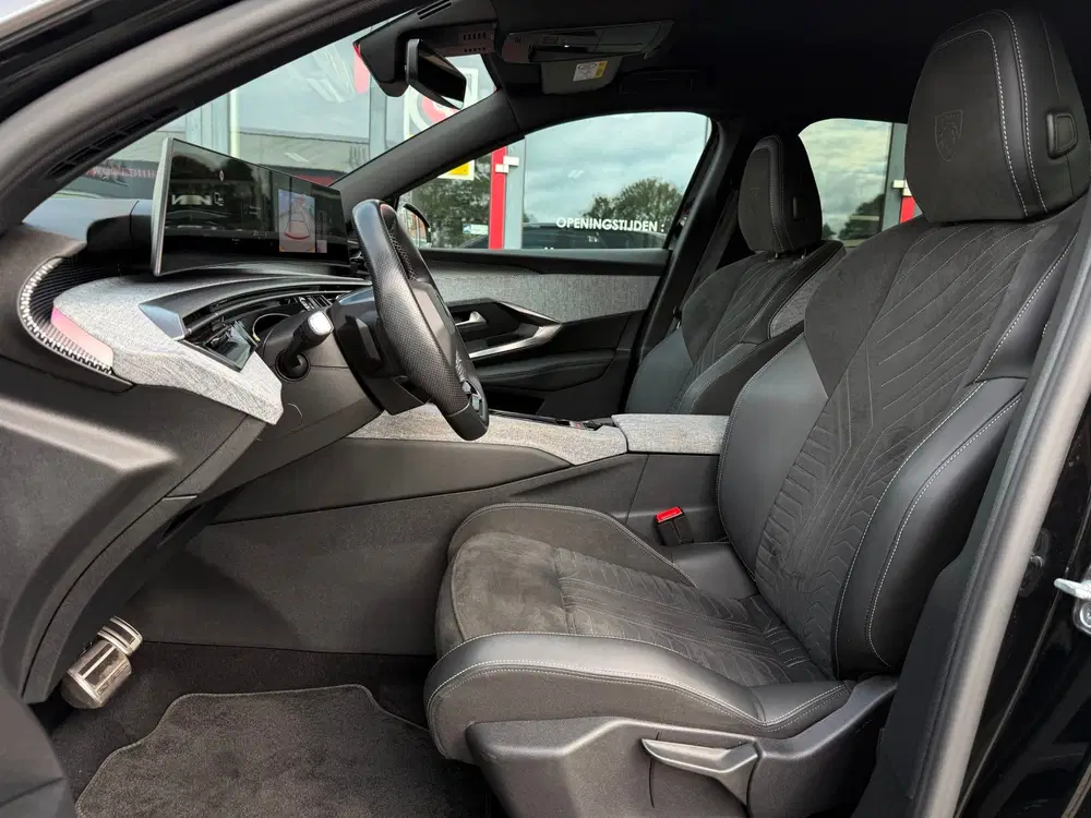 Peugeot 3008 1.2 Hybrid 145PK GT uit 2024, foto 3