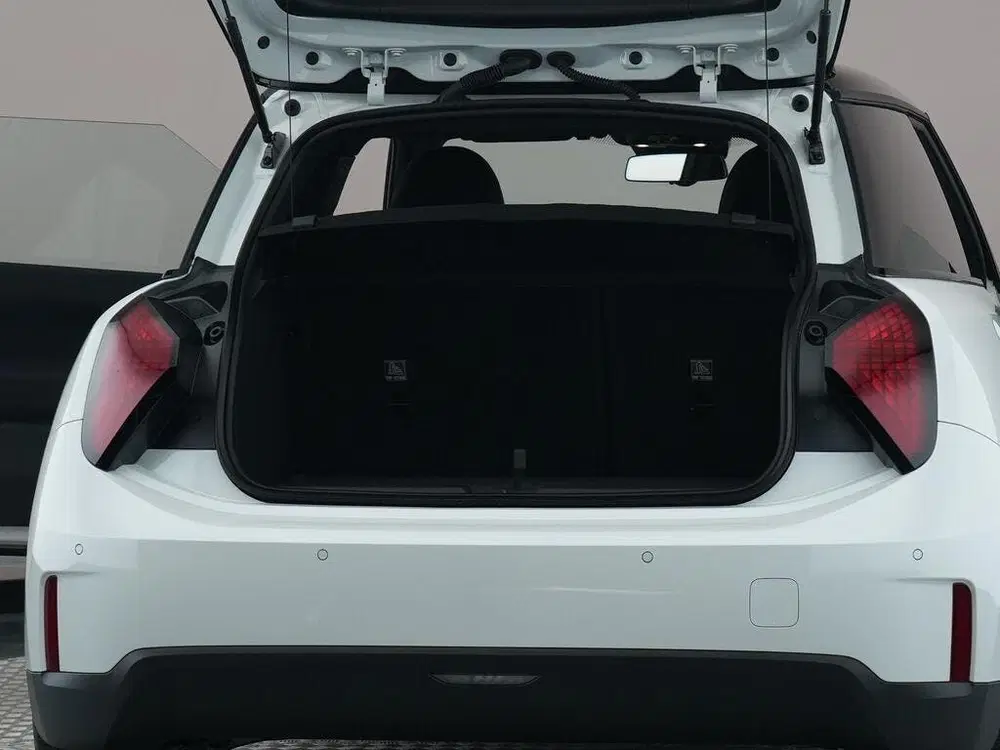 Mini Hatchback Cooper SE uit 2026, foto 11