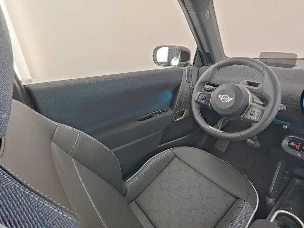 Mini Hatchback Cooper SE uit 2026, foto 3