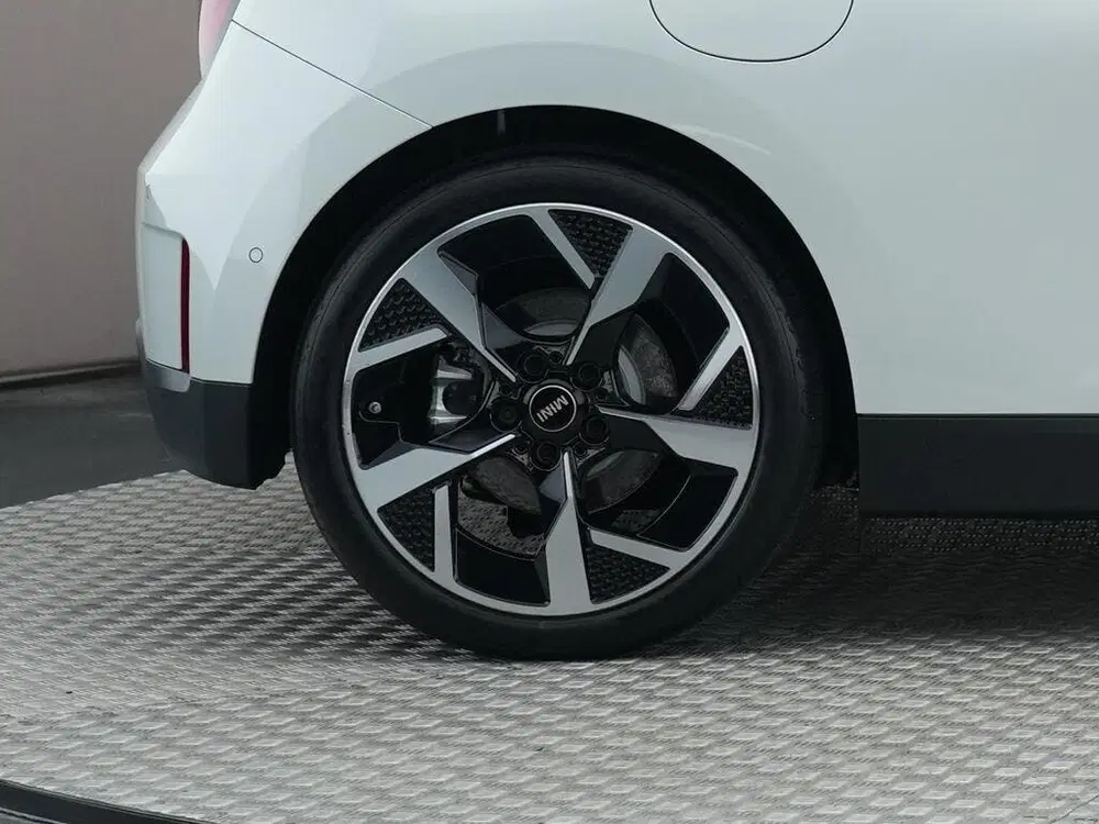 Mini Hatchback Cooper SE uit 2026, foto 4