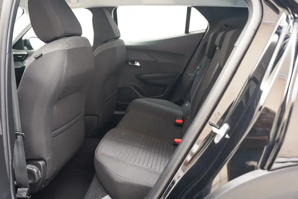 Peugeot 2008 1.2 PureTech 100 Active [ LED Apple uit 2022, foto 11
