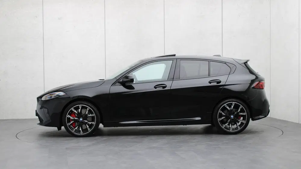 BMW 1-serie 120 M Sport Pro uit 2026, foto 2