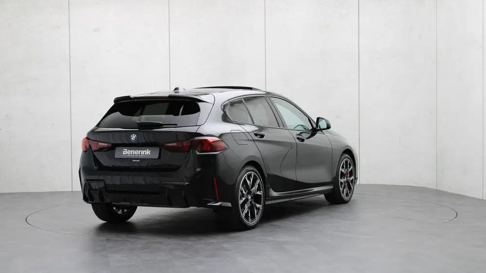 BMW 1-serie 120 M Sport Pro uit 2026, foto 4