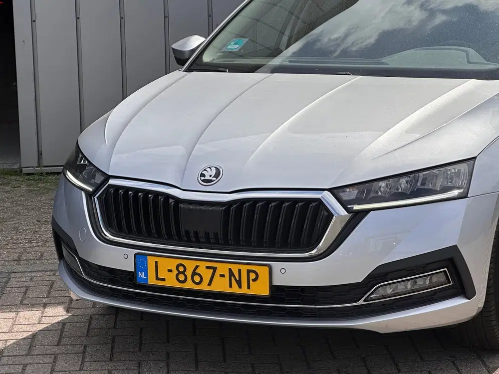 Skoda Octavia 1.0 TSI Business Edition Virtual Trekhaa uit 2021, foto 2