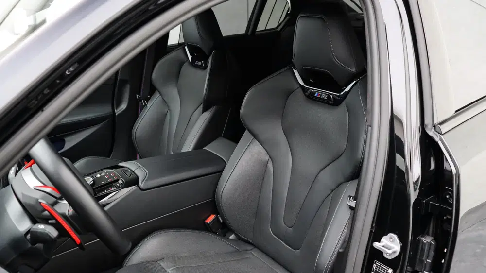 BMW M5 Sedan uit 2025, foto 10