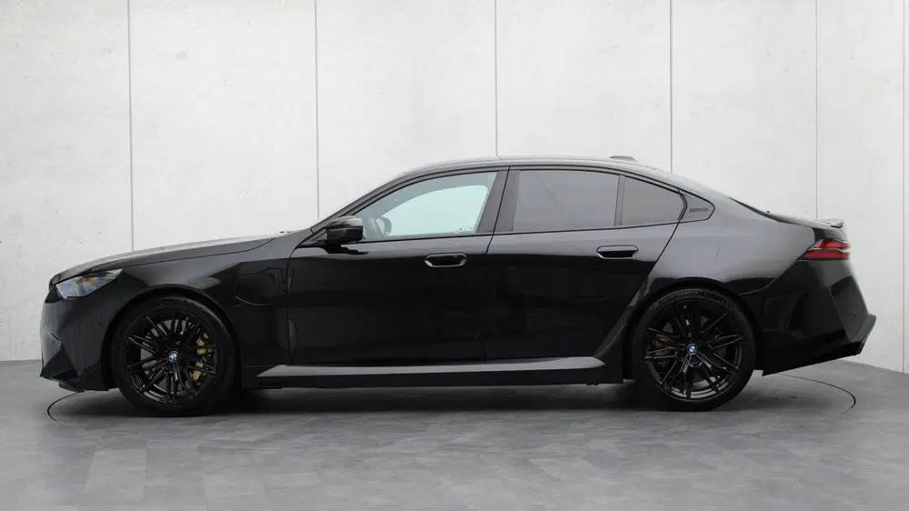 BMW M5 Sedan uit 2025, foto 2
