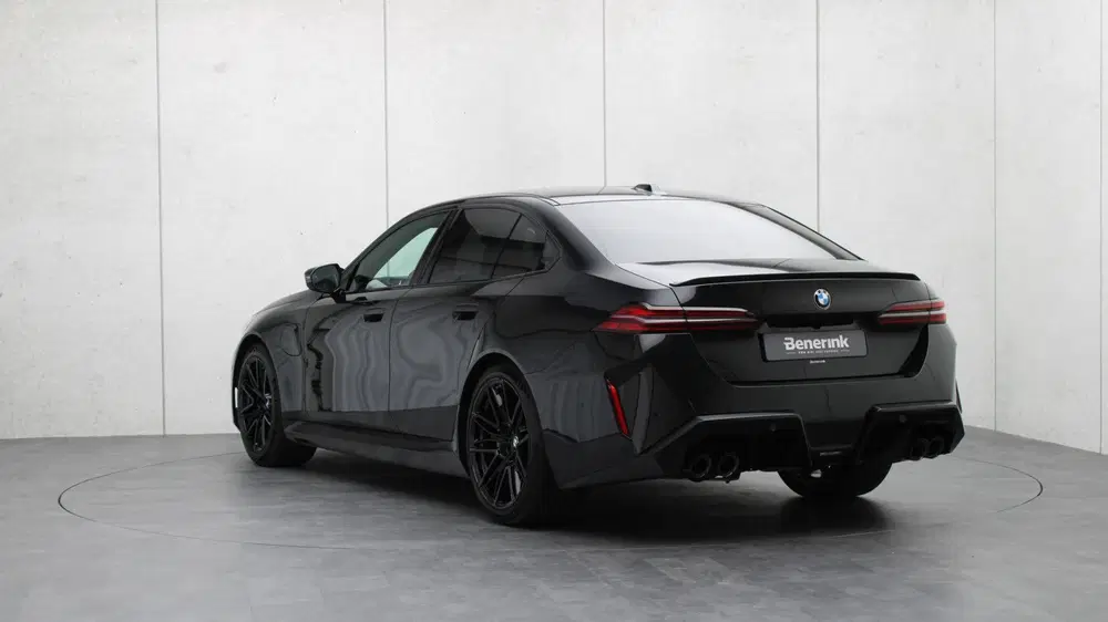 BMW M5 Sedan uit 2025, foto 3