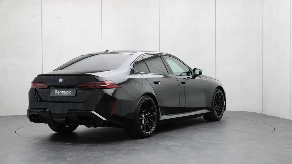BMW M5 Sedan uit 2025, foto 4